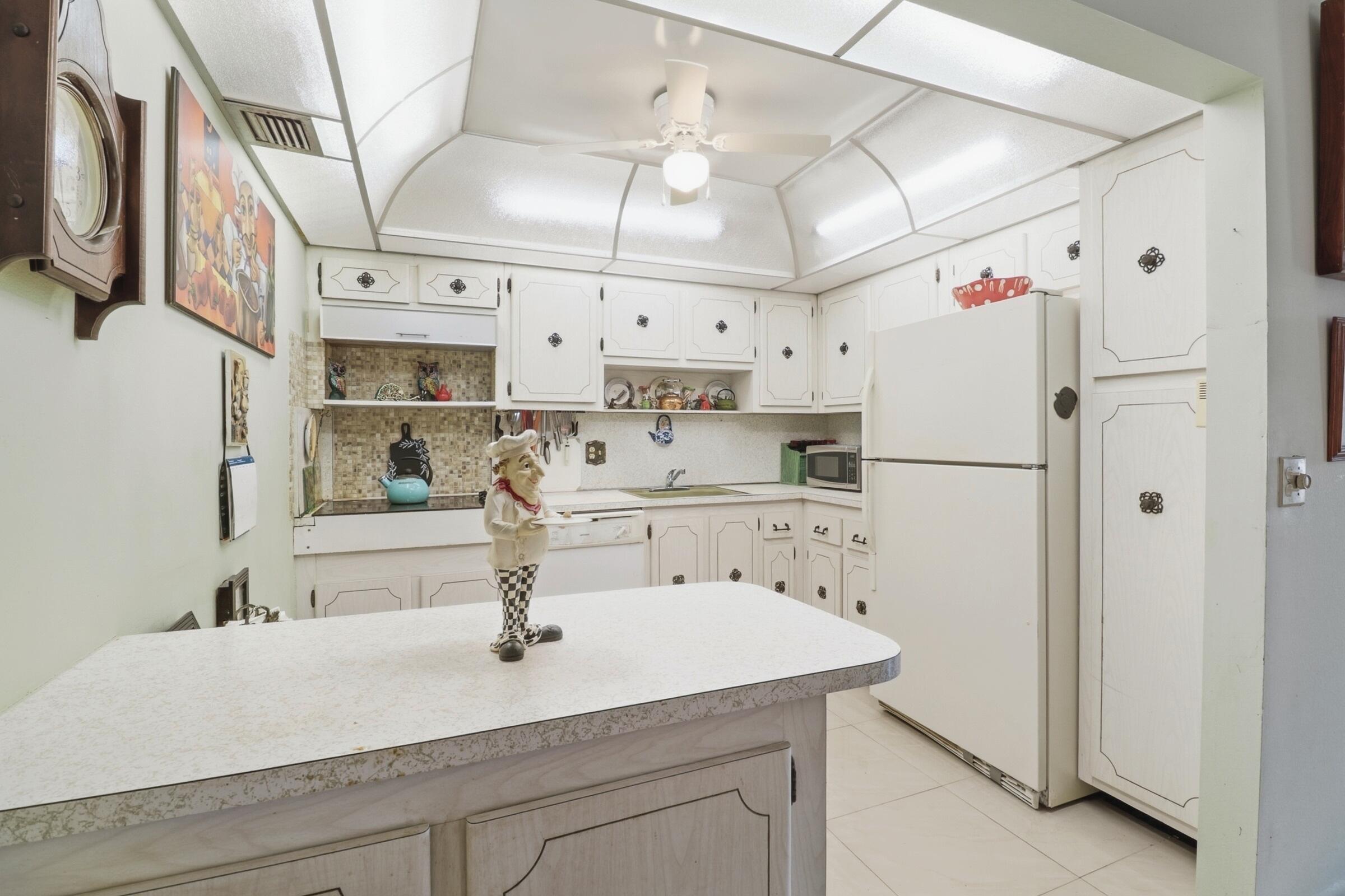 CENTURY VILLAGE - WELLINGTON CONDOS - Residential