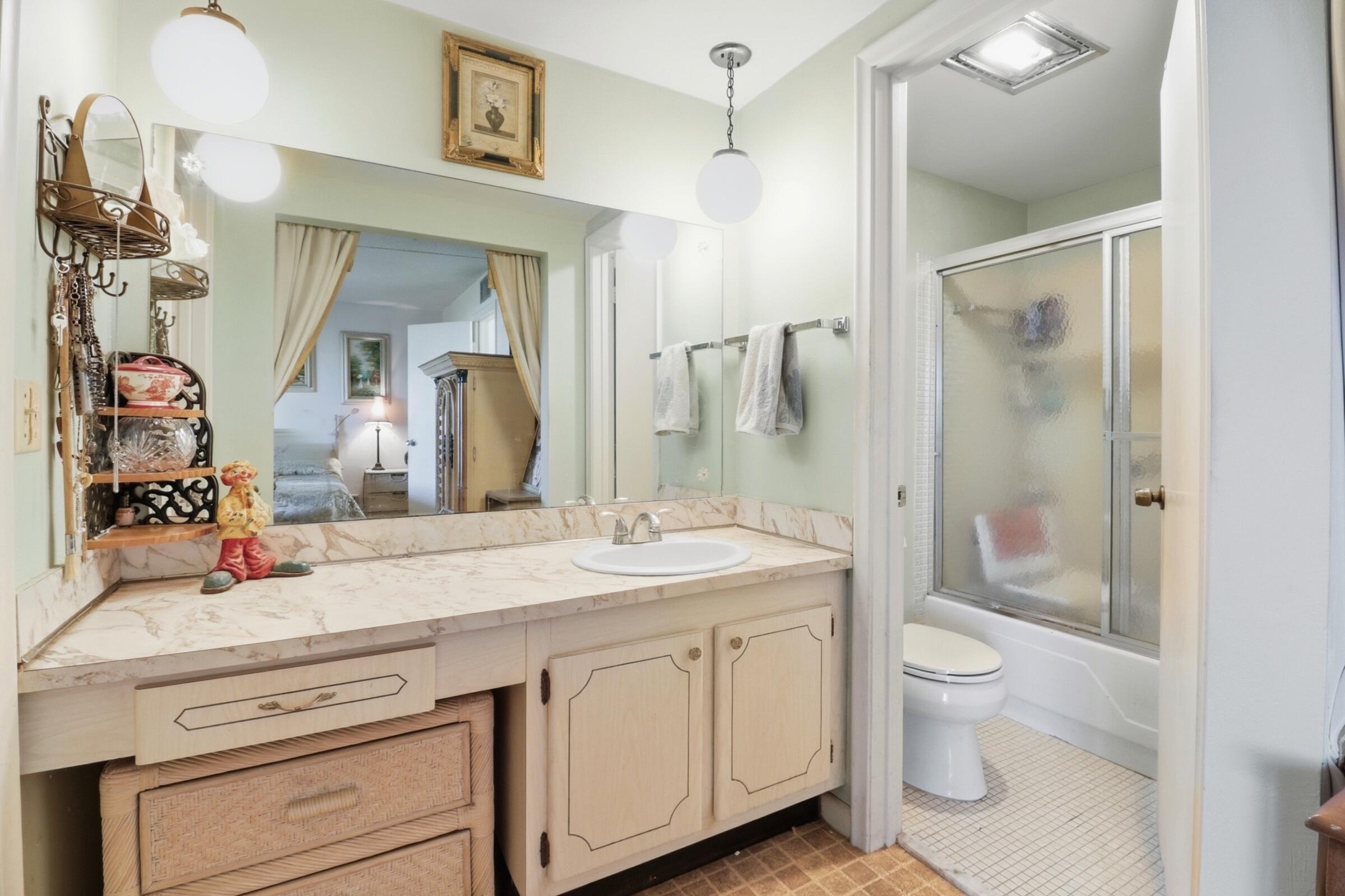 CENTURY VILLAGE - WELLINGTON CONDOS - Residential