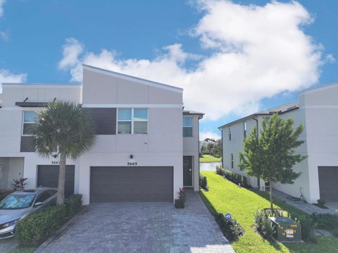 A home in Mangonia Park