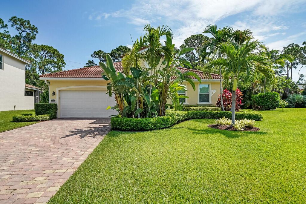 Photo of 521 NE Abaca Way, Jensen Beach, FL 34957 (MLS # R10986578)