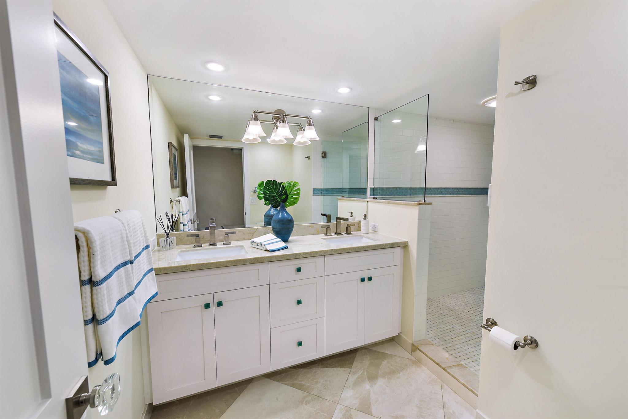 BEACH POINT CONDO - Residential