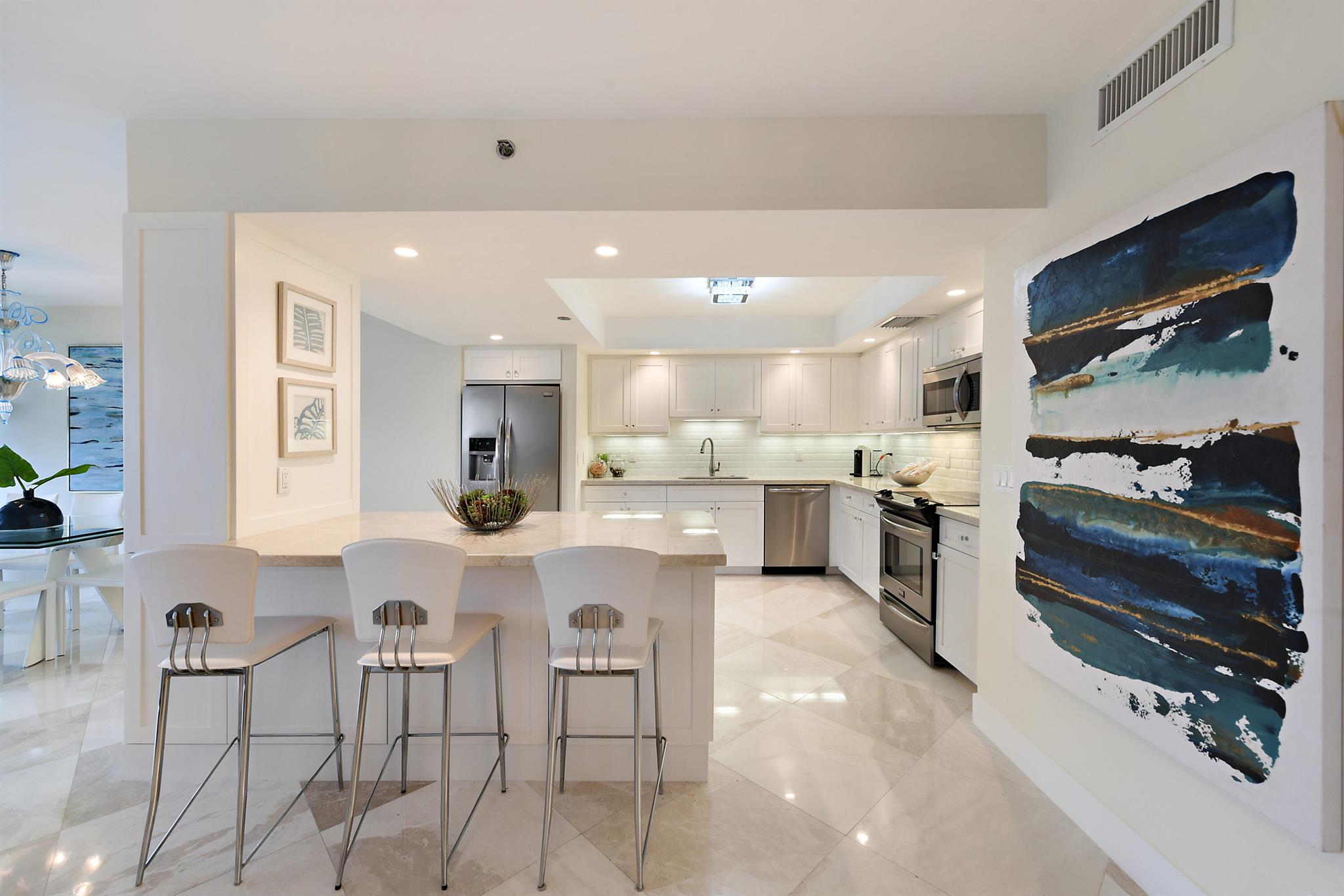 BEACH POINT CONDO - Residential