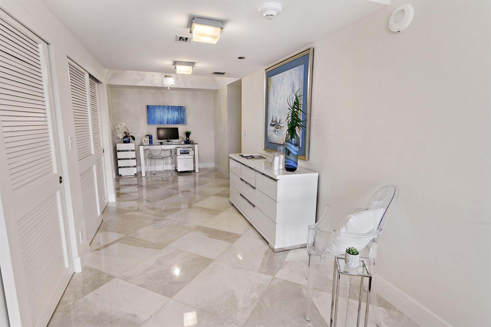 BEACH POINT CONDO - Residential