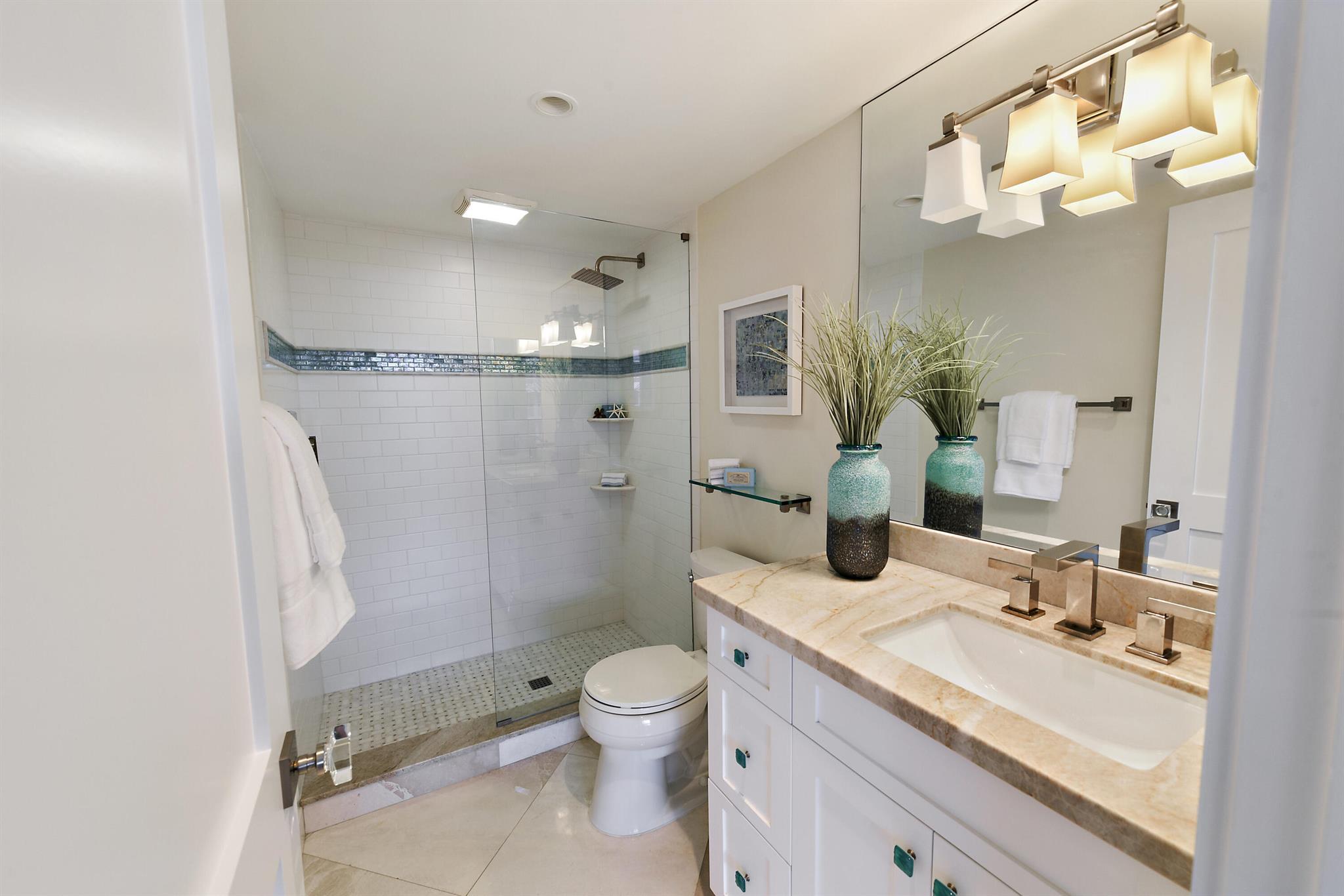 BEACH POINT CONDO - Residential