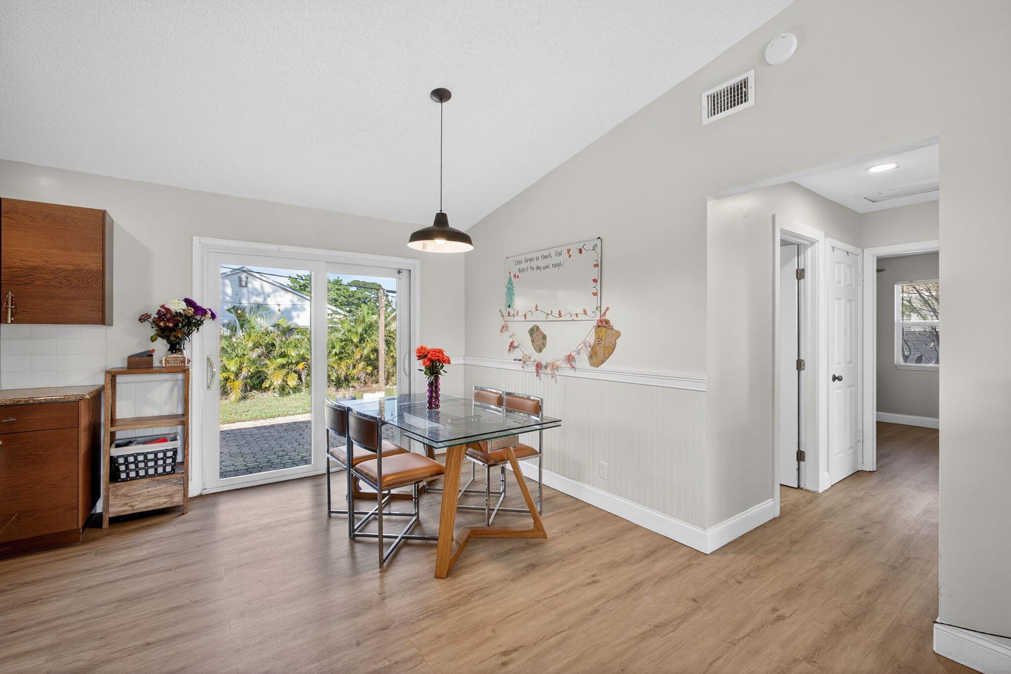 NORTH PALM BEACH HEIGHTS - Residential