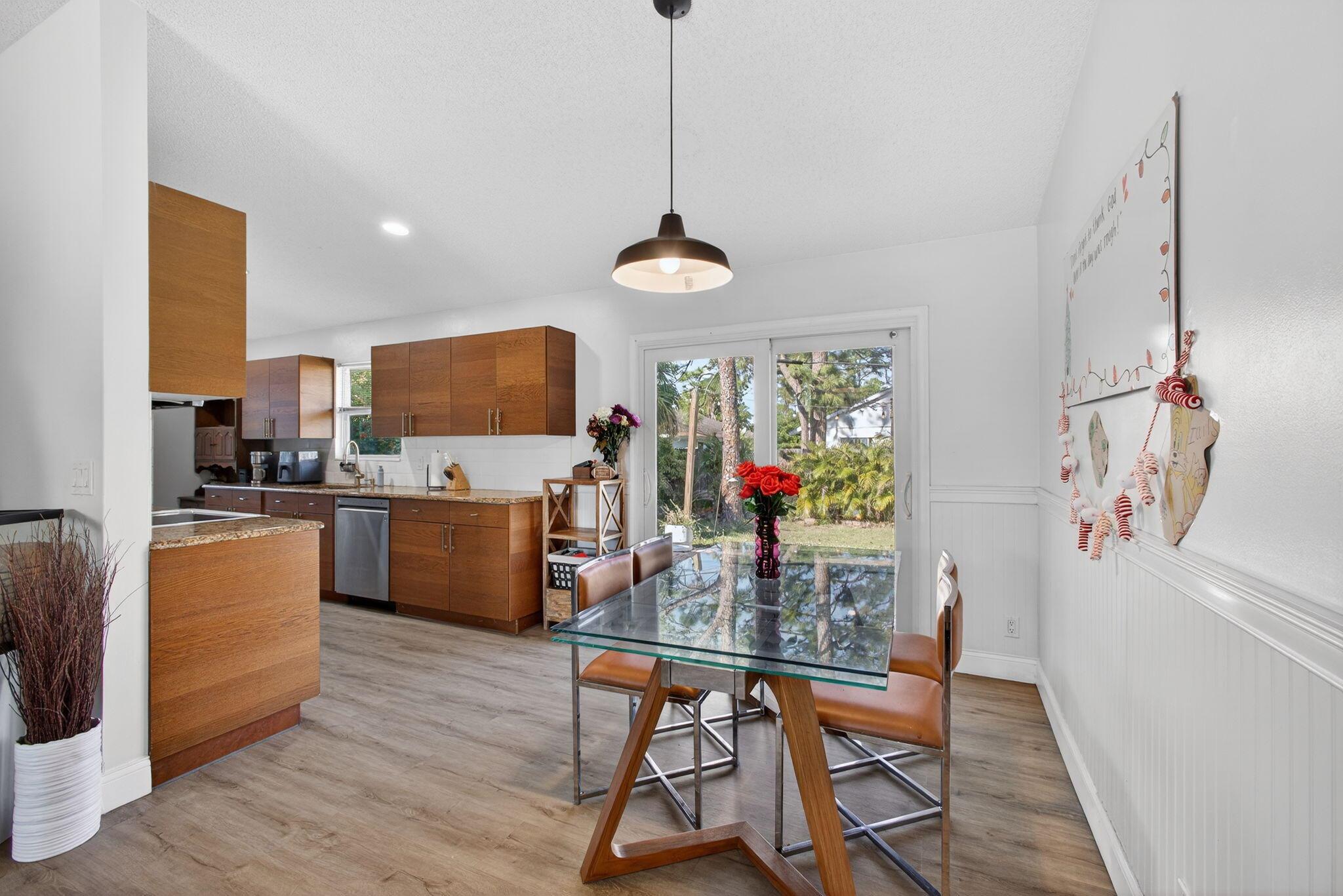 NORTH PALM BEACH HEIGHTS - Residential