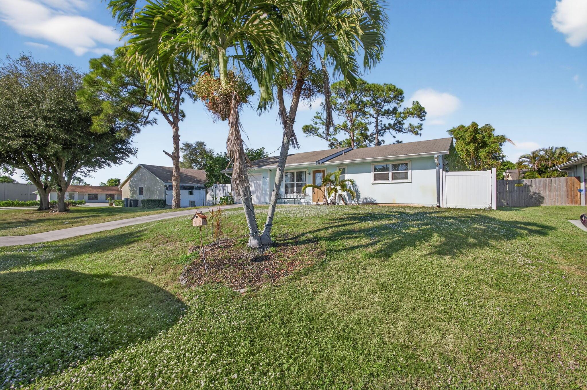 NORTH PALM BEACH HEIGHTS - Residential