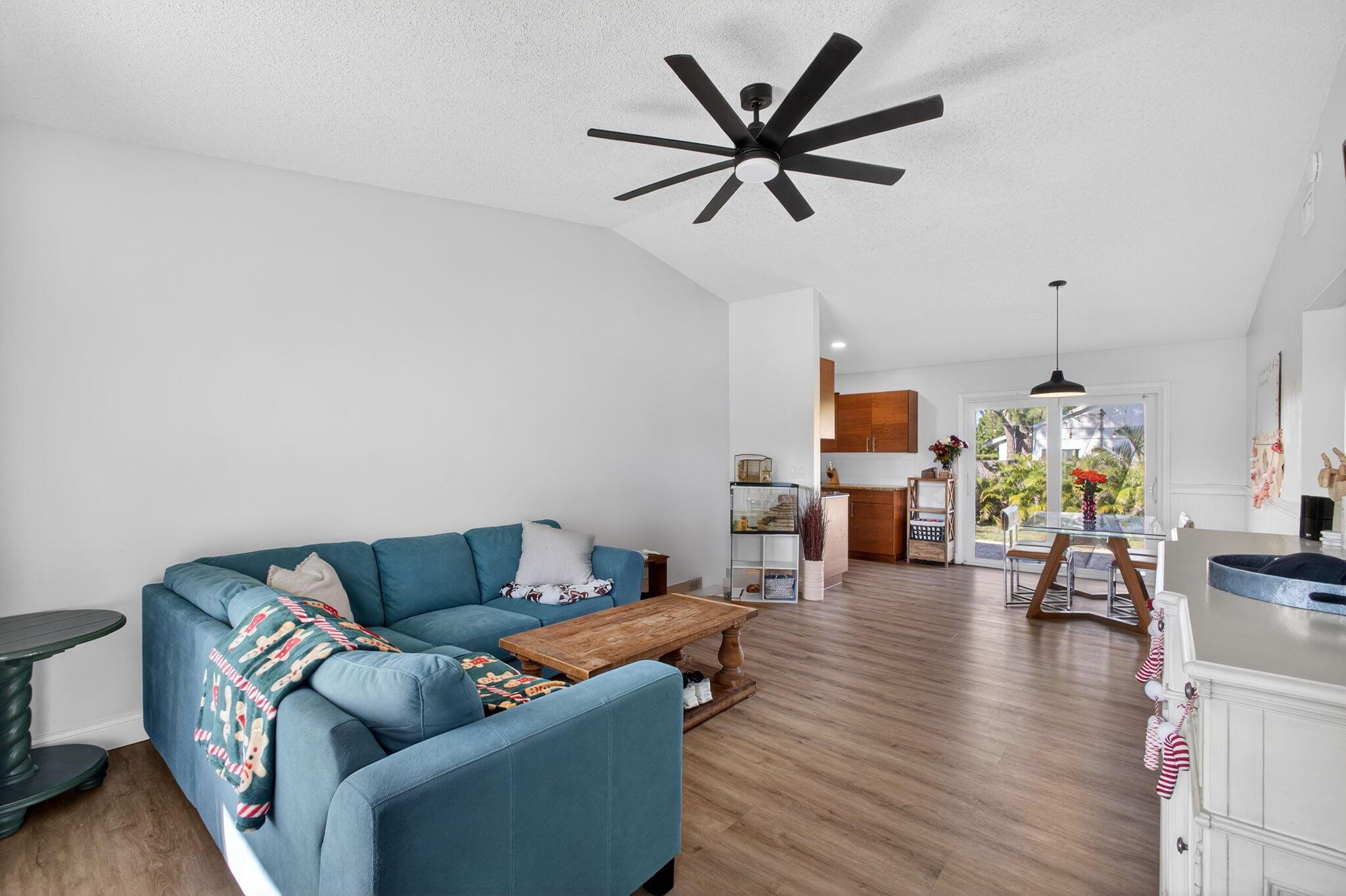 NORTH PALM BEACH HEIGHTS - Residential