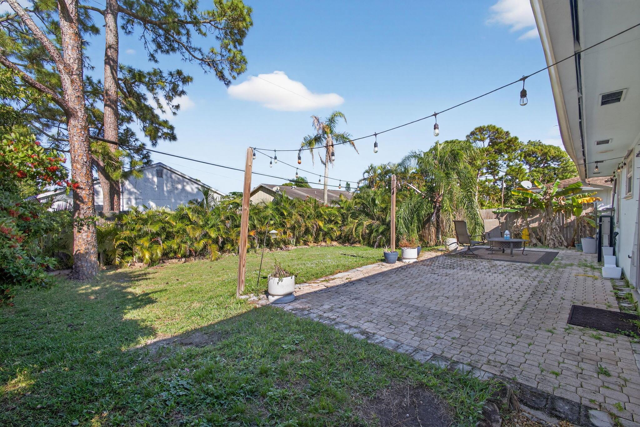 NORTH PALM BEACH HEIGHTS - Residential