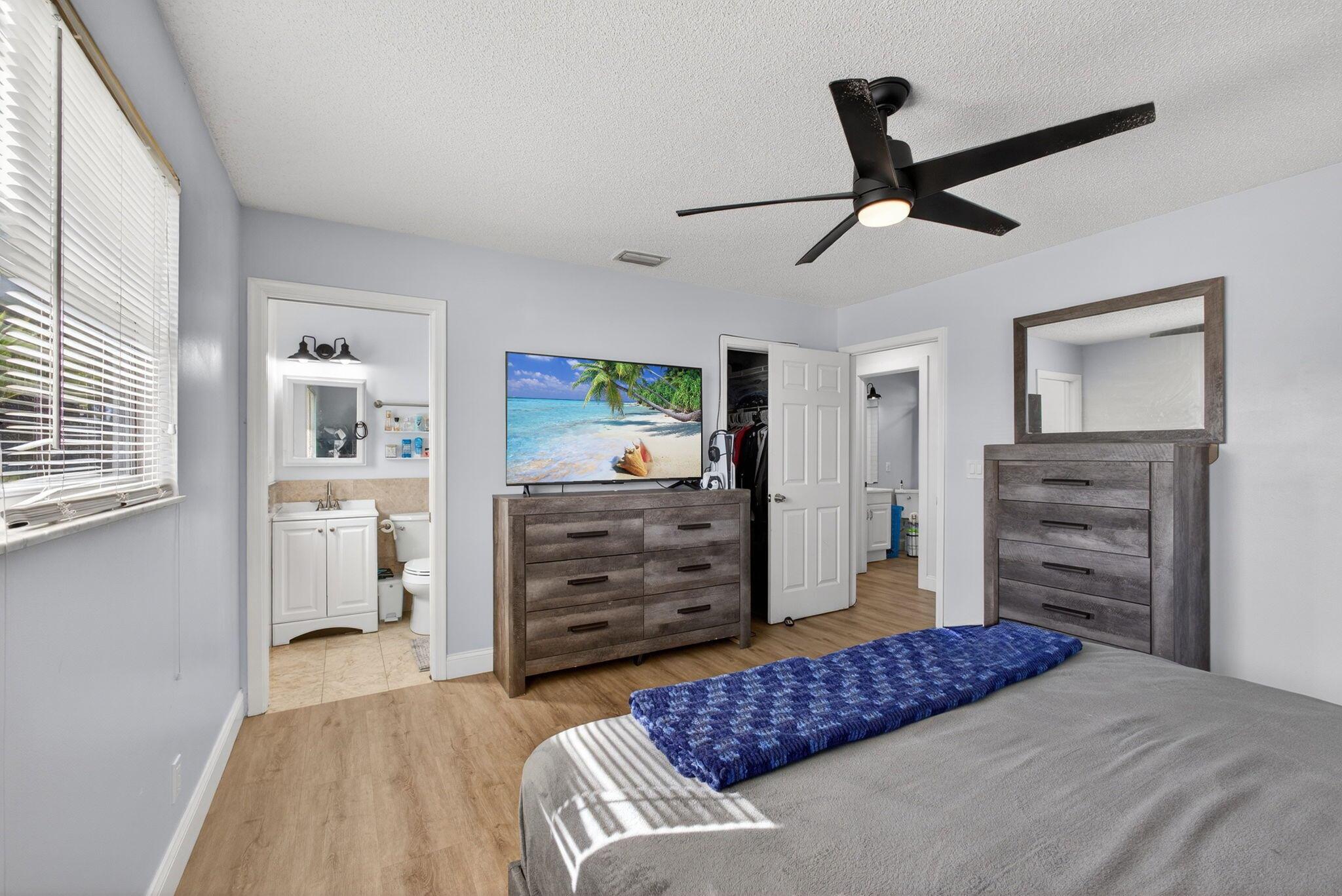 NORTH PALM BEACH HEIGHTS - Residential