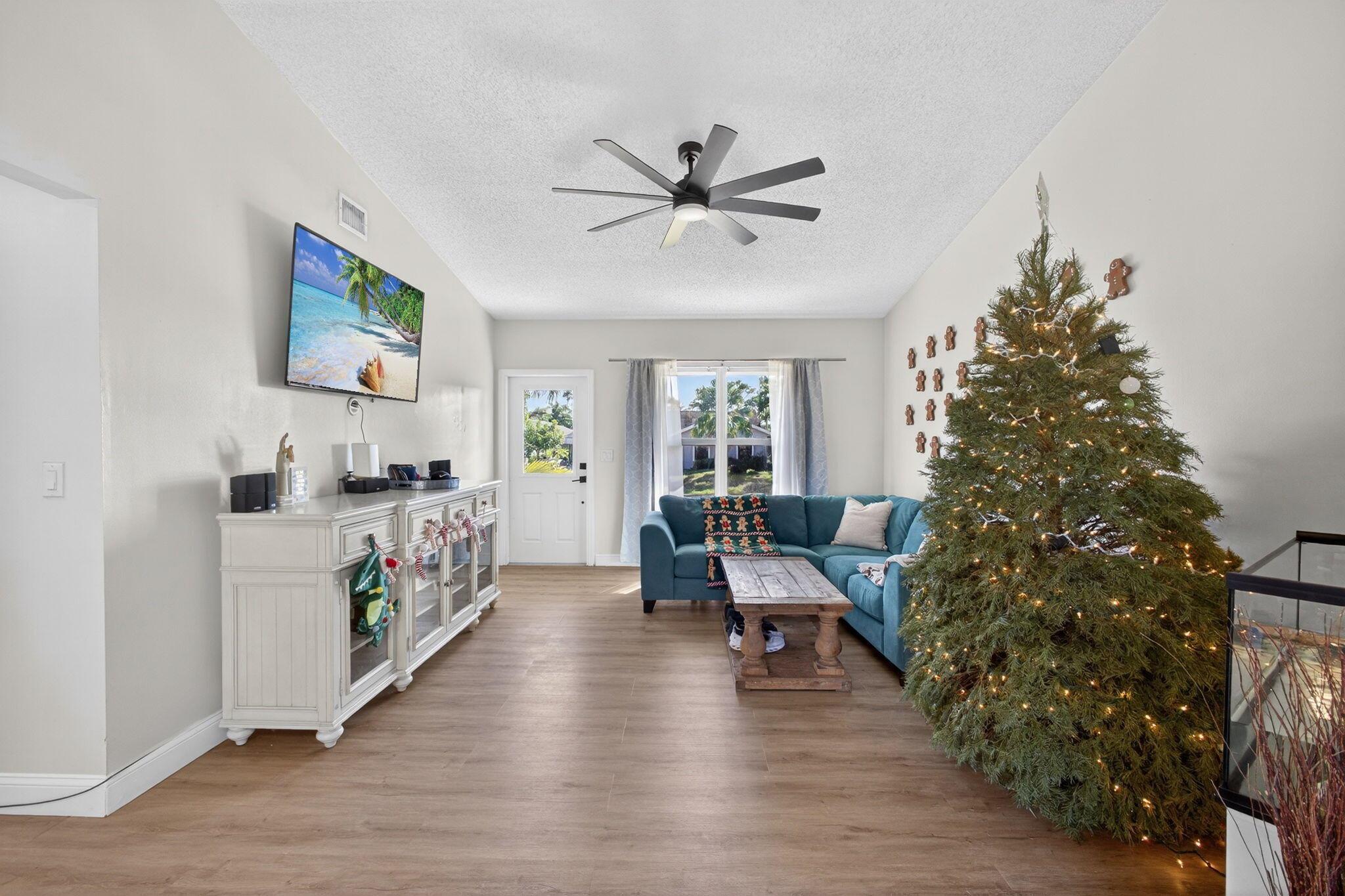 NORTH PALM BEACH HEIGHTS - Residential