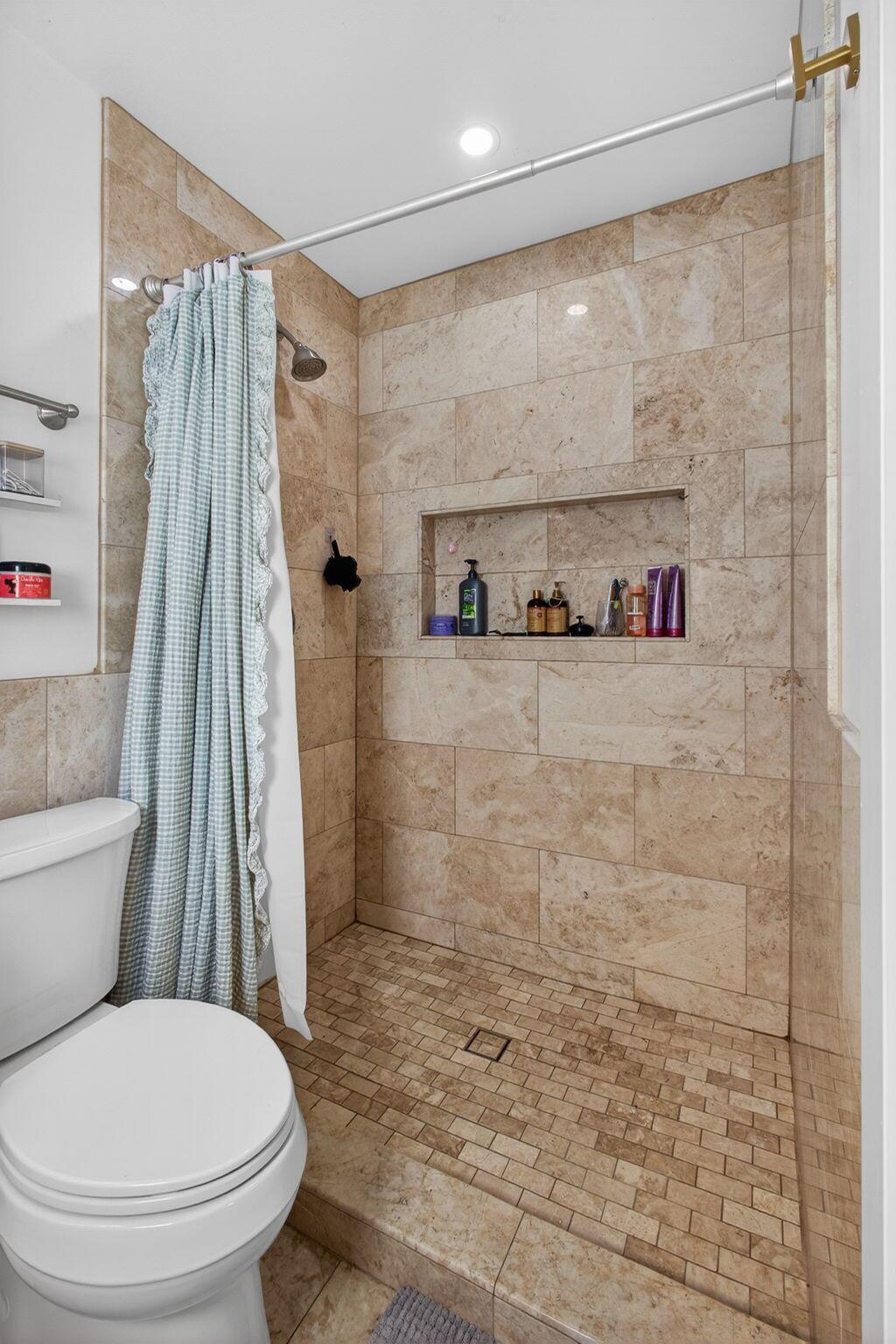 NORTH PALM BEACH HEIGHTS - Residential