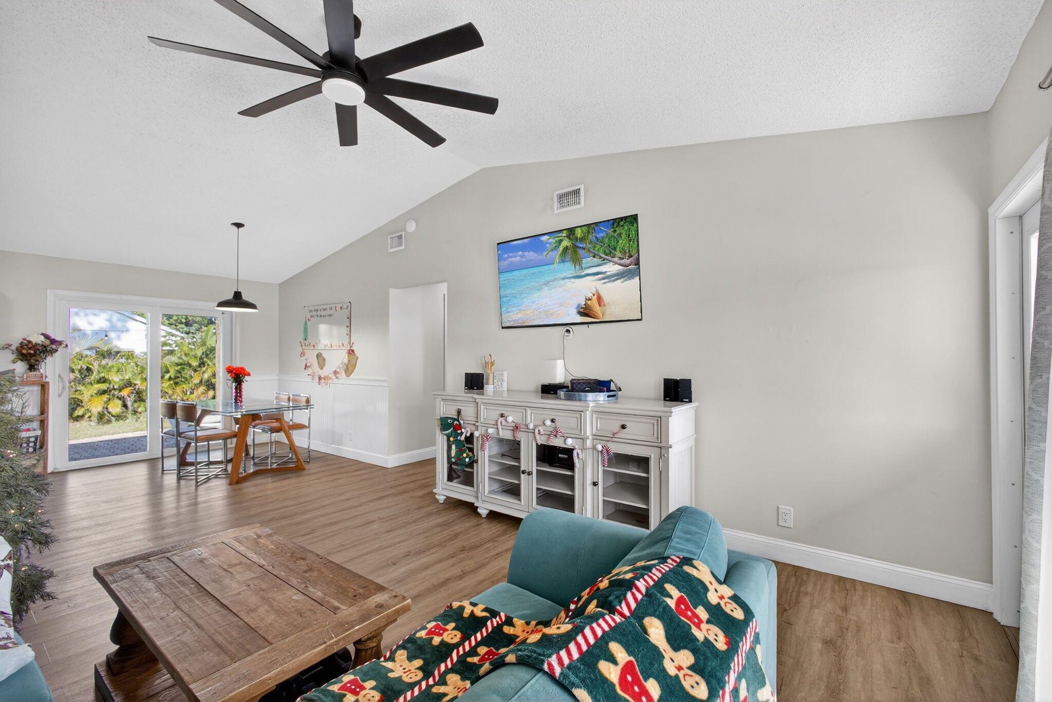 NORTH PALM BEACH HEIGHTS - Residential