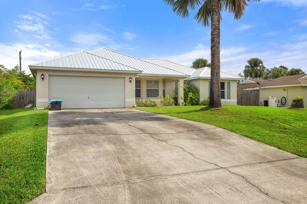 Photo of 5814 Shannon Drive, Fort Pierce, FL 34951 (MLS # R10925820)