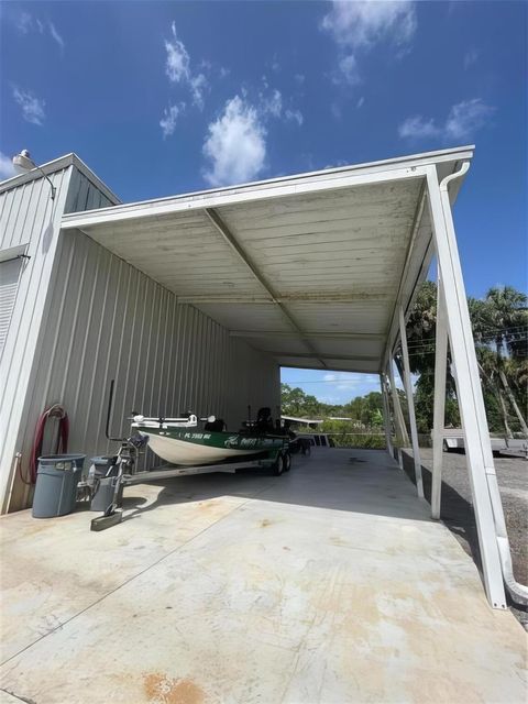 A home in Okeechobee