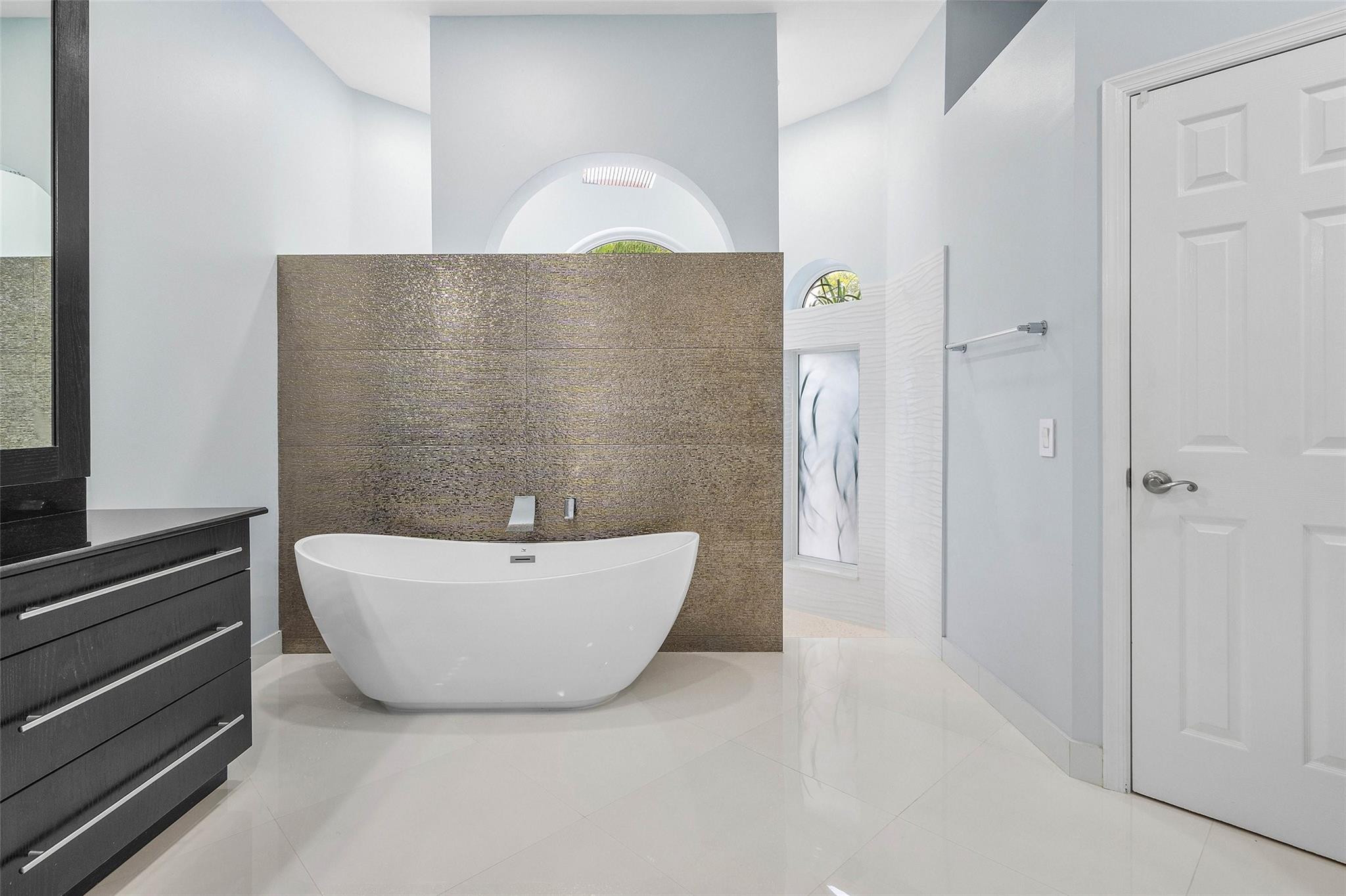 TALL PINES - Residential