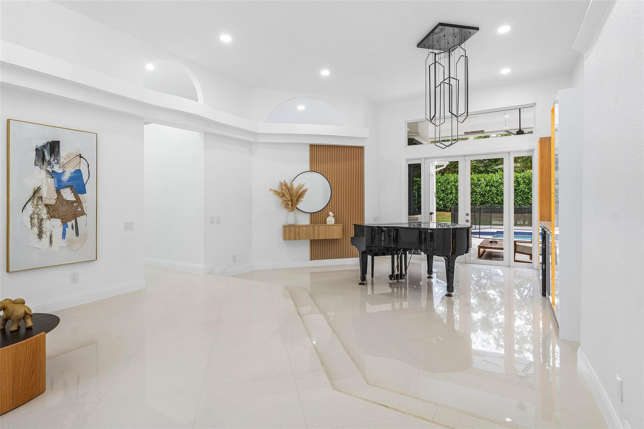 TALL PINES - Residential