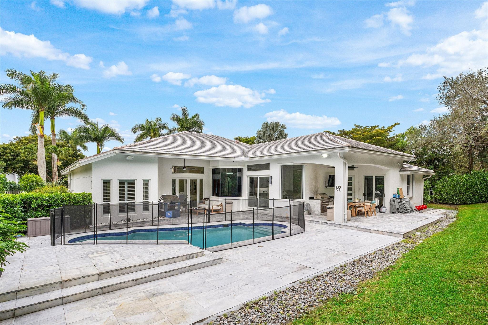 TALL PINES - Residential