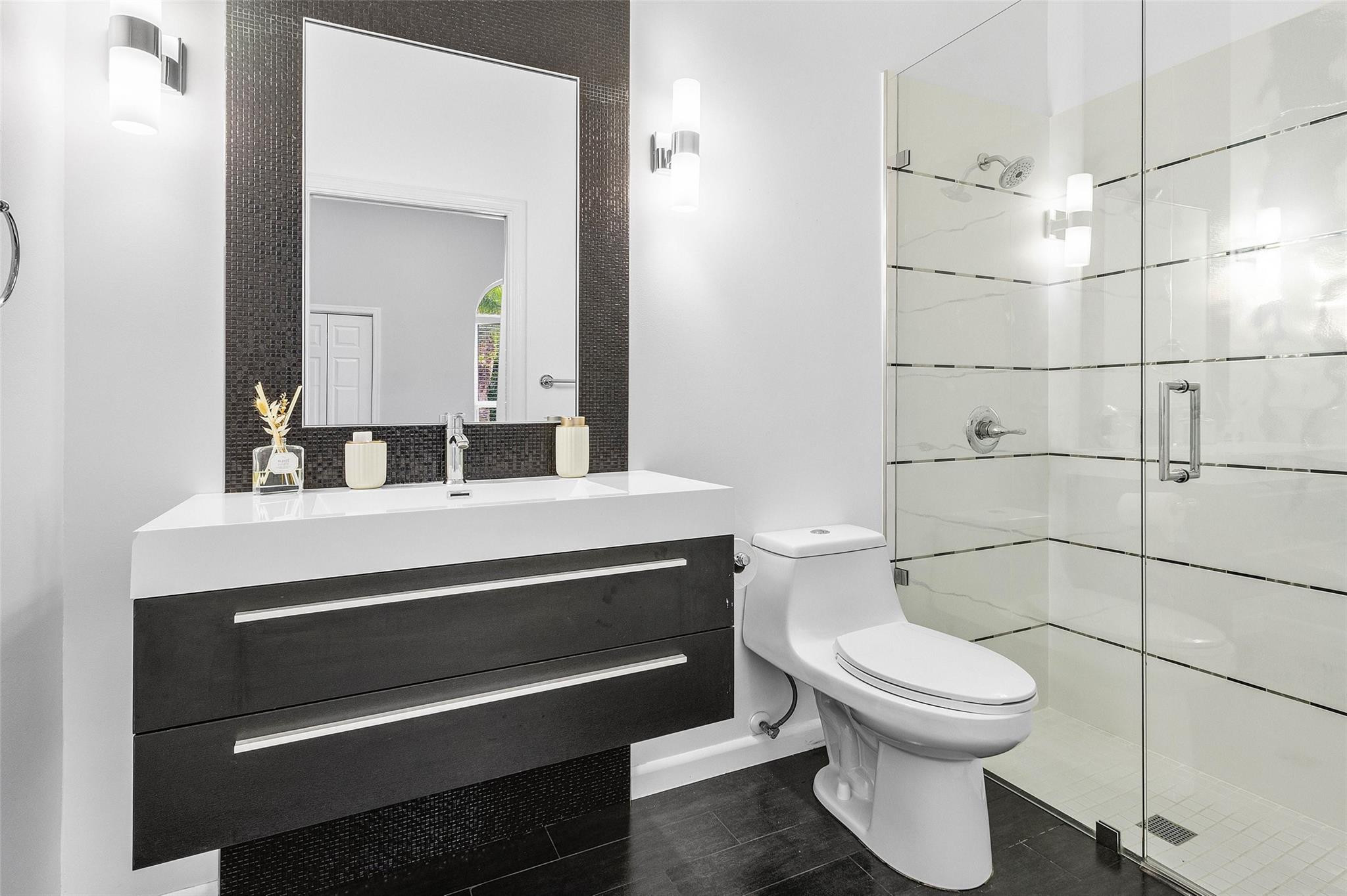 TALL PINES - Residential