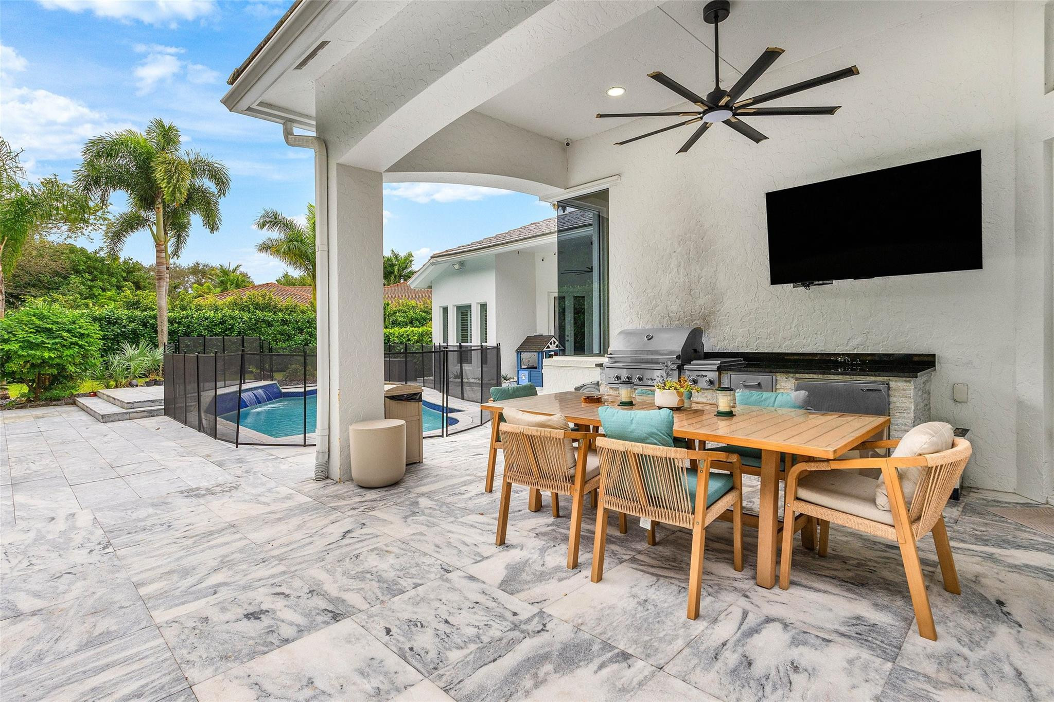 TALL PINES - Residential