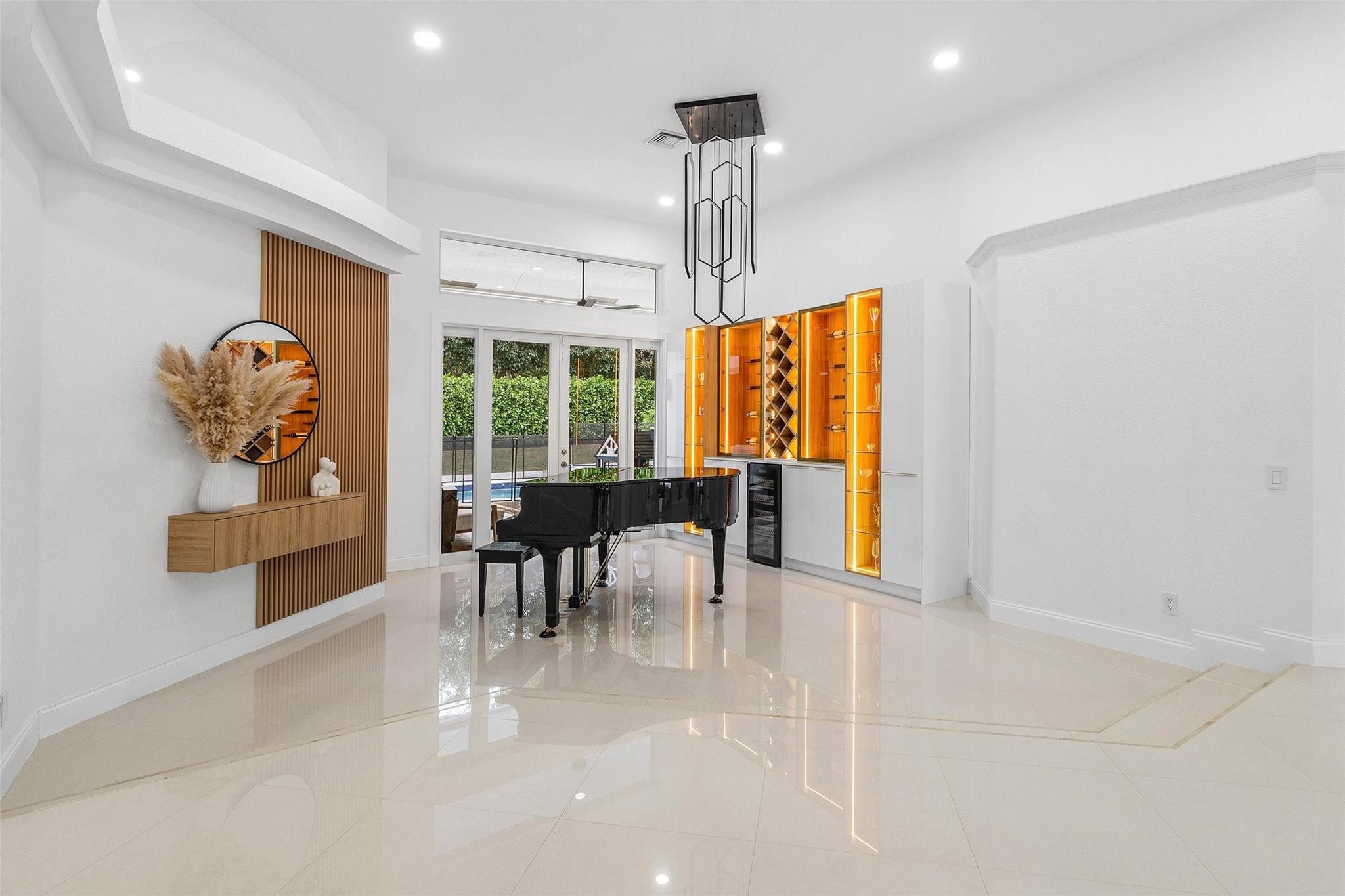 TALL PINES - Residential