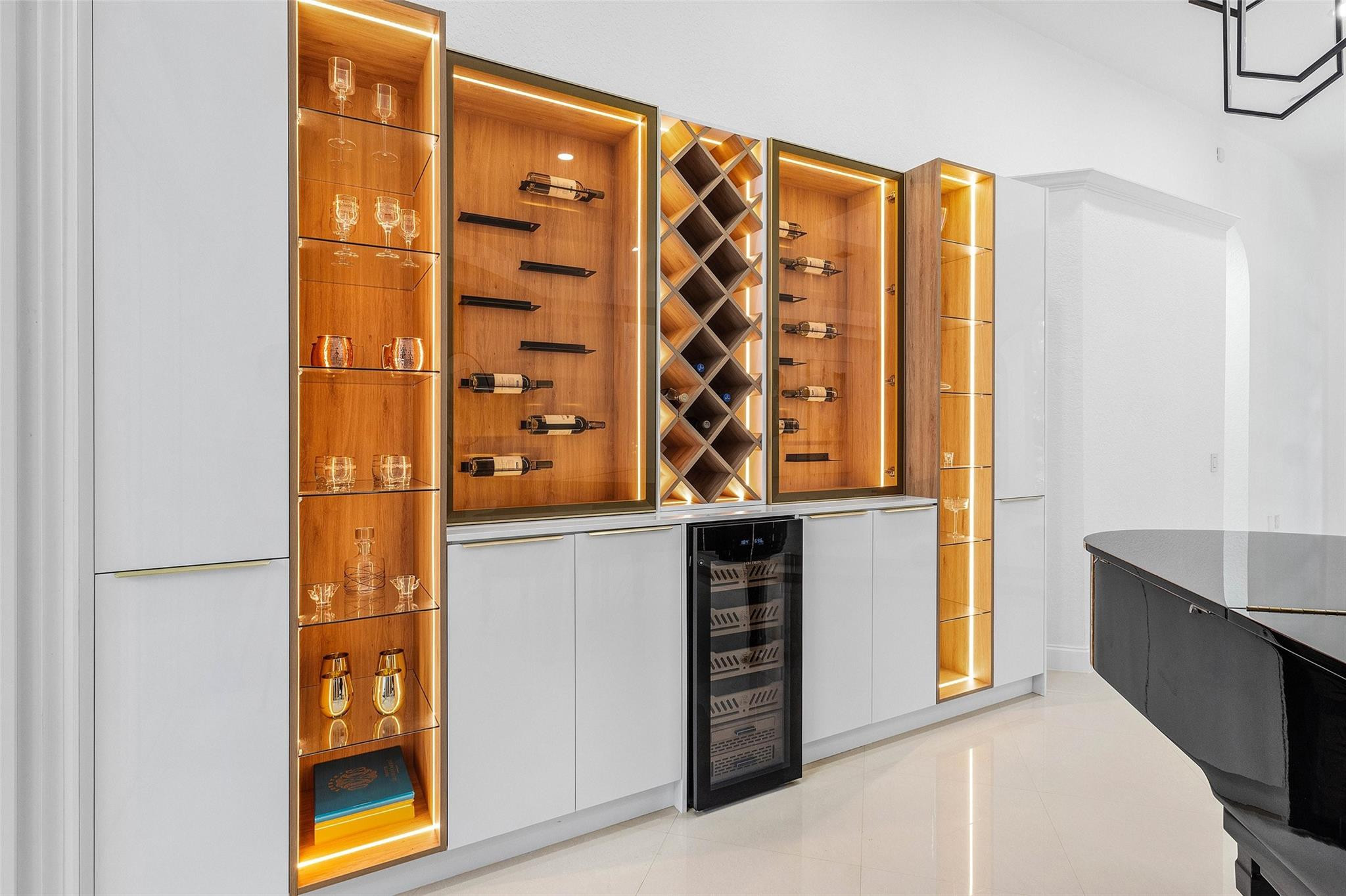 TALL PINES - Residential