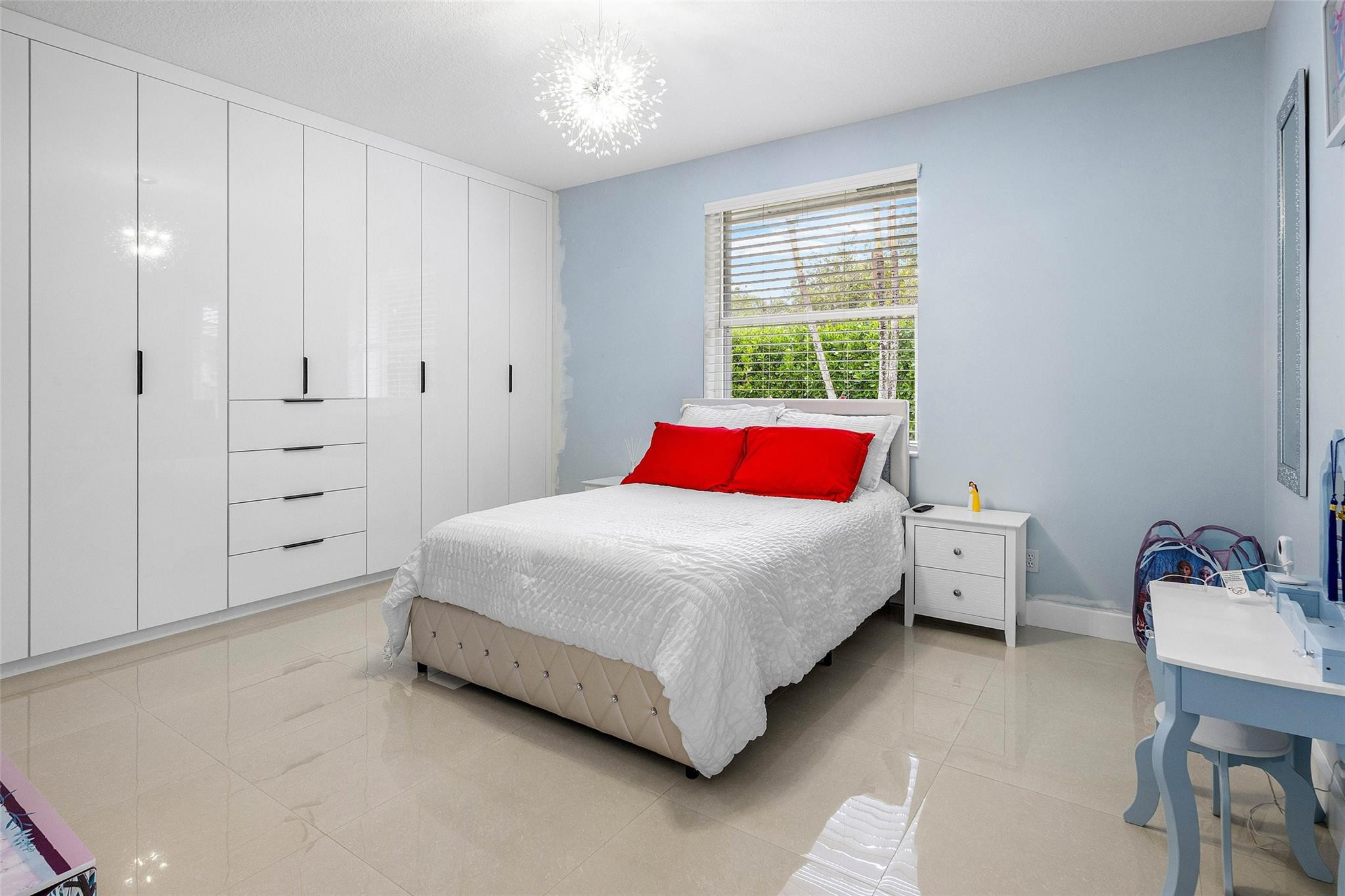 TALL PINES - Residential