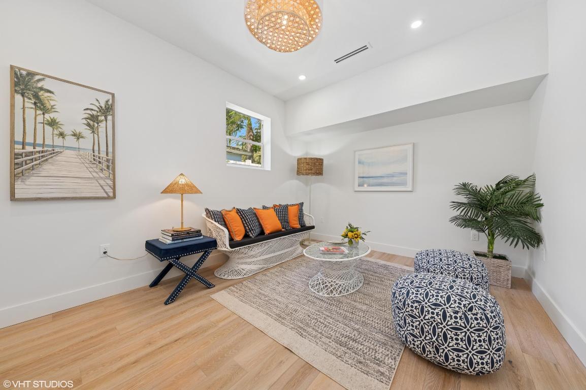 COLLEGE PARK - Residential