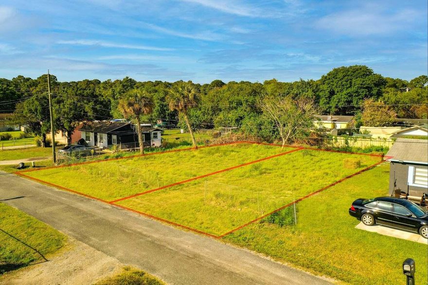 CLEAN, 2 lots together to make 0.26 ac, a 1/4 ACRE. The only Lot without a house in the St yet. is a DEAD END Rd, 
ALL Utilities Available. Build your dream home here or used as investment. 
Close to Angle Rd, and Evergreen Ave Corner. Across The St from The New Fort Pierce Westwood Academy
Lots are easy to easy to see from Evergreen Ave, and right where said DEAD END sign
PLEASE READ THE DIRECTIONS