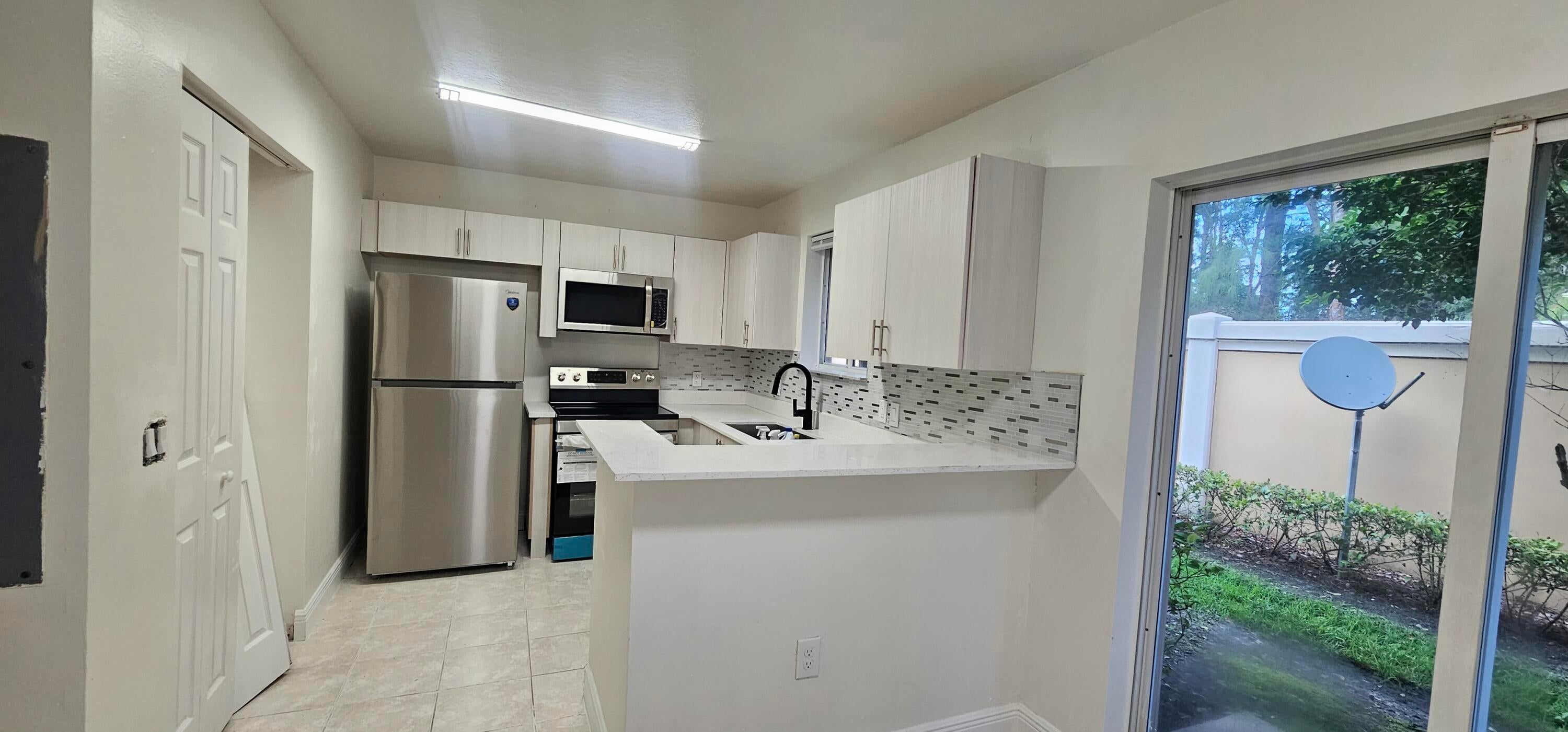Properties 3770 N Jog Road 101