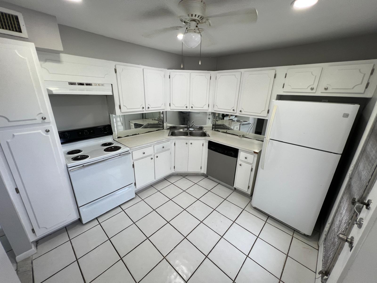 View photos, virtual tours, details... 3360 Spanish Moss Terrace 313
