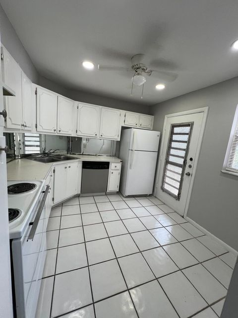 View photos, virtual tours, details... 3360 Spanish Moss Terrace 313 Lauderhill FL 33319