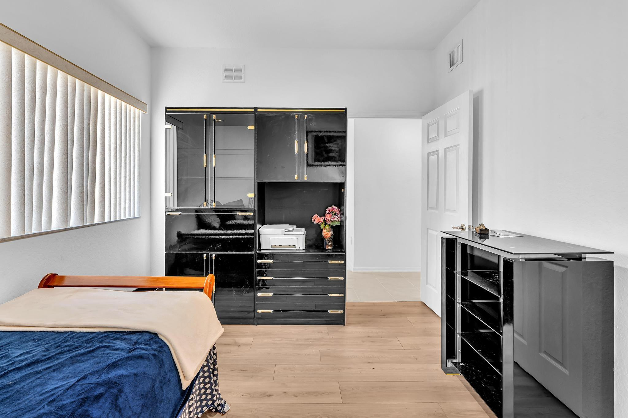 YARDLEY CONDOMINIUM F - Residential