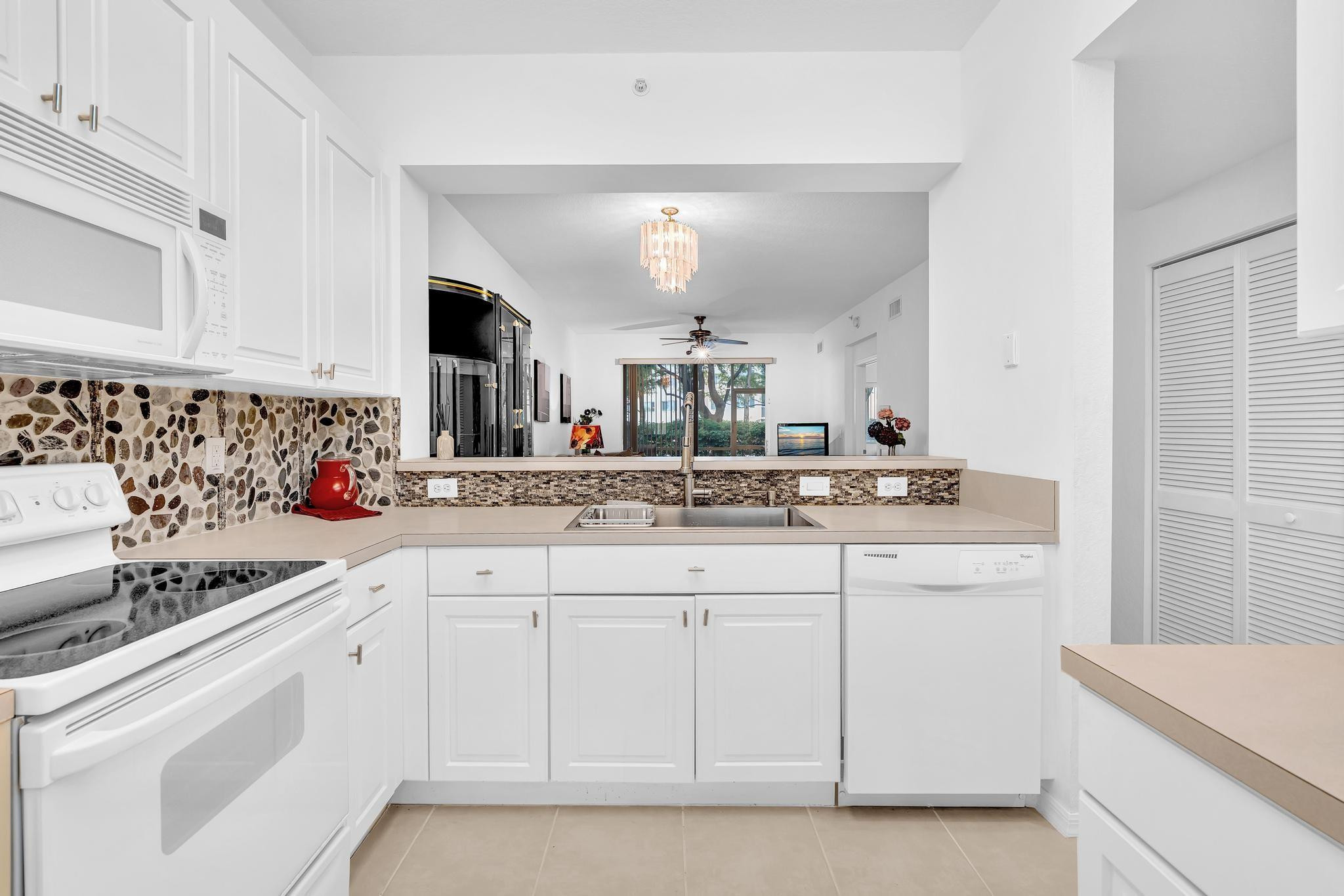 YARDLEY CONDOMINIUM F - Residential