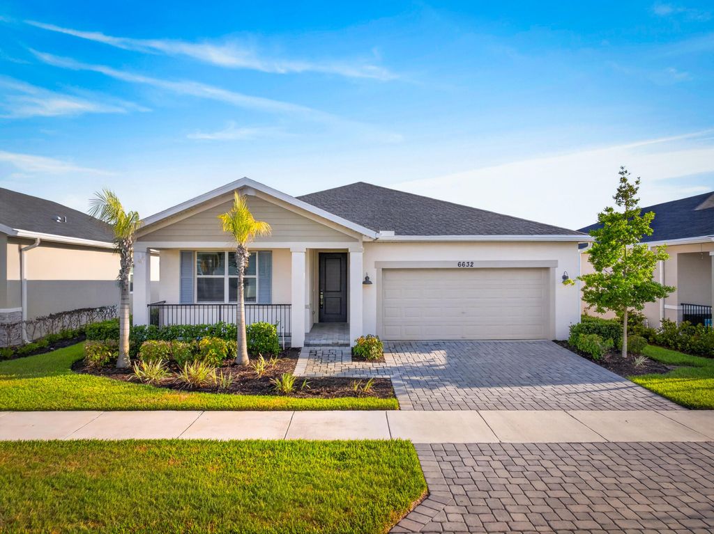 Photo of 6632 NW Cloverdale Avenue, Port Saint Lucie, FL 34987 (MLS # B26035560)