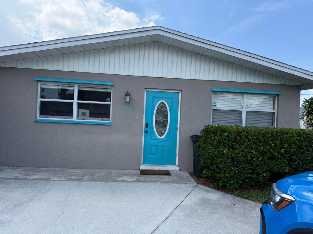 Photo of 4400 APPLECREST Drive, Palm Beach Gardens, FL 33410 (MLS # B26070480)