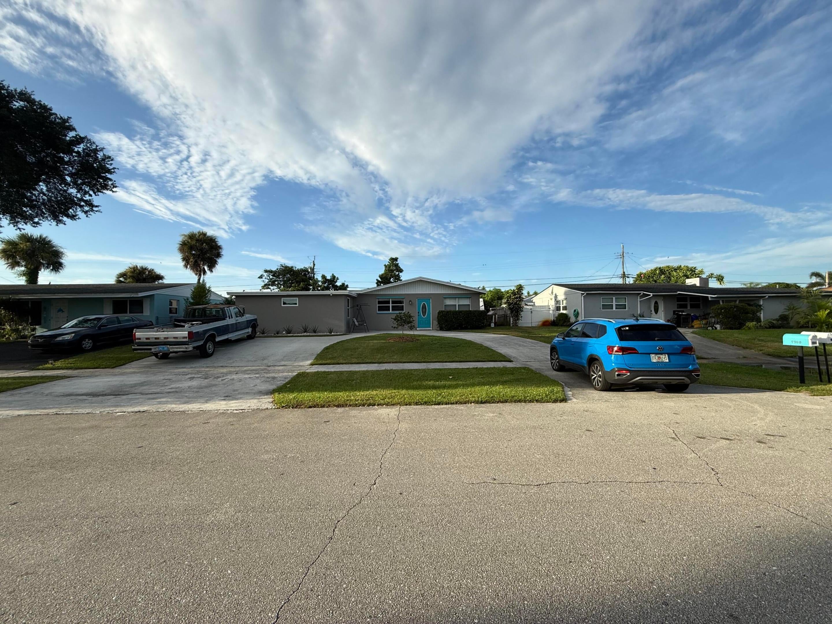 4400 APPLECREST Drive