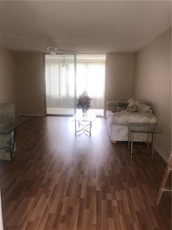 PALM SPRINGS 1 - Residential