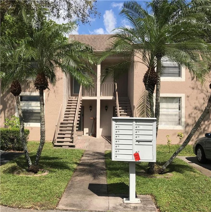 BACK ON MARKET....ALL AGES COMMUNITY...Large Unit with Split Bedroom Plan in Sought After Palm Springs 1. Light and Bright with Enclosed Patio Area, Great for Entertaining. Large Living Room/Dining Room Combination, Eat in Kitchen Area, Washer & Dryer Inside Unit. Master Bedroom has walk-in Closet. Close to everything Publix, Restaurants, Transportation. Community offers a Beautiful Clubhouse and Pool. Very Easy Association Approval with Low Taxes & Maintenance Fees. Community will begin Milling  for new Roads. No Reserves Association Hasn’t Raised Maintainance In over 10 Years! ALL AGES COMMUNITY...Large Unit with Split Bedroom Plan in Sought After Palm Springs 1. Light and Bright with Enclosed Patio Area, Great for Entertaining. Large Living Room/Dining Room