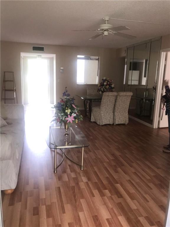 PALM SPRINGS 1 - Residential