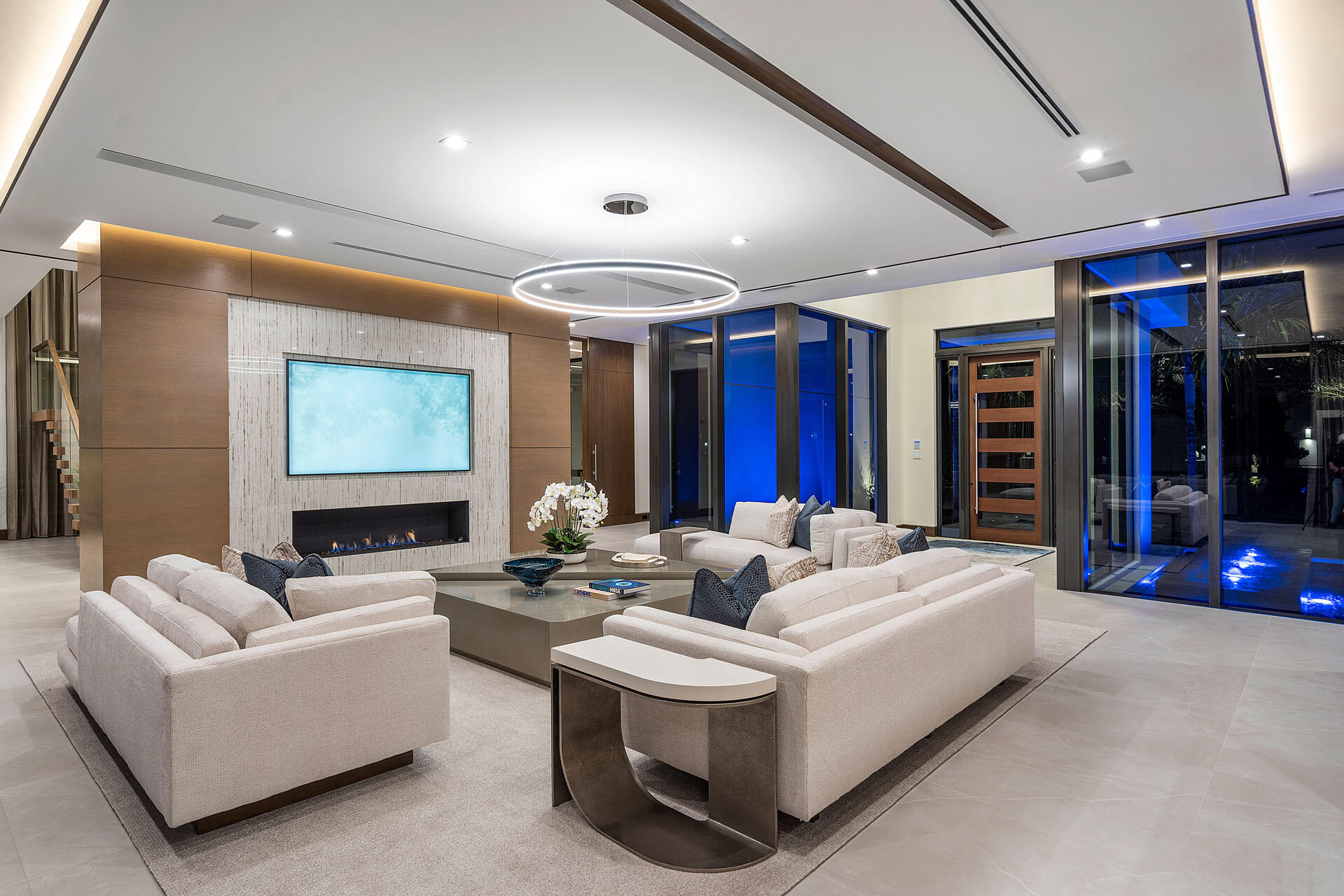 ROYAL PALM YACHT & COUNTRY CLUB - Residential