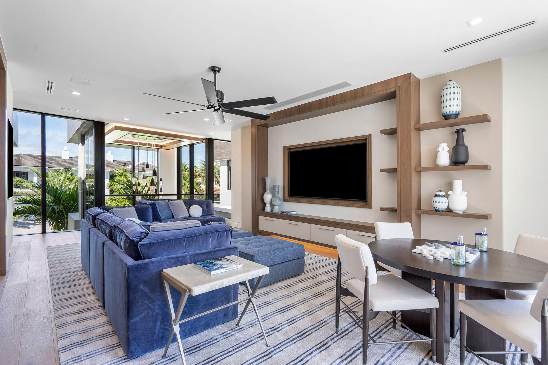 ROYAL PALM YACHT & COUNTRY CLUB - Residential