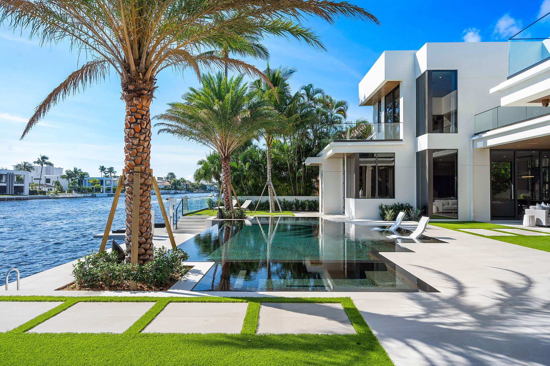 ROYAL PALM YACHT & COUNTRY CLUB - Residential