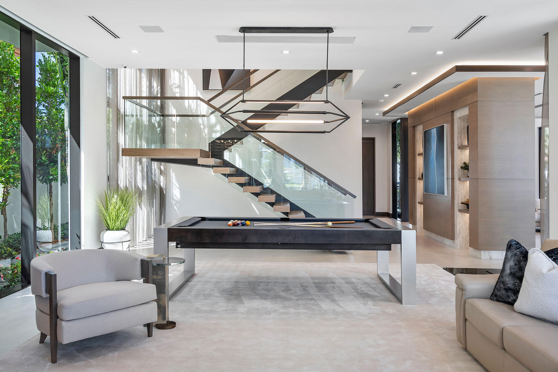 ROYAL PALM YACHT & COUNTRY CLUB - Residential