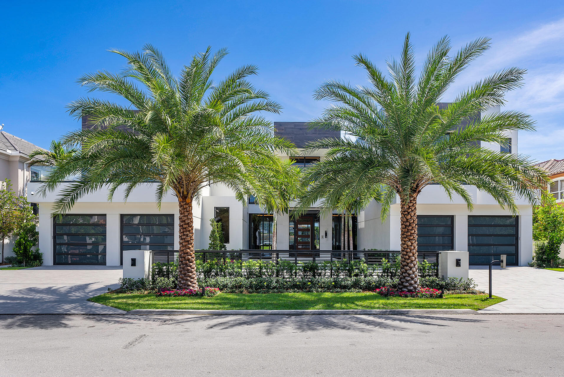 ROYAL PALM YACHT & COUNTRY CLUB - Residential