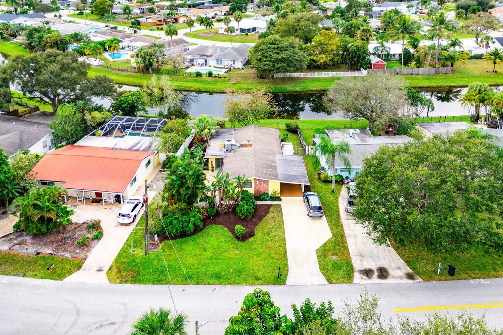 Photo of 603 Riverside Drive, Palm Beach Gardens, FL 33410 (MLS # R11161184)