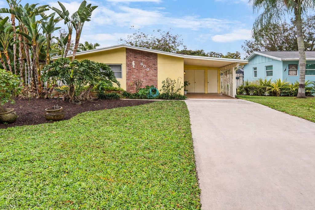 Photo of 603 Riverside Drive, Palm Beach Gardens, FL 33410 (MLS # R11161184)