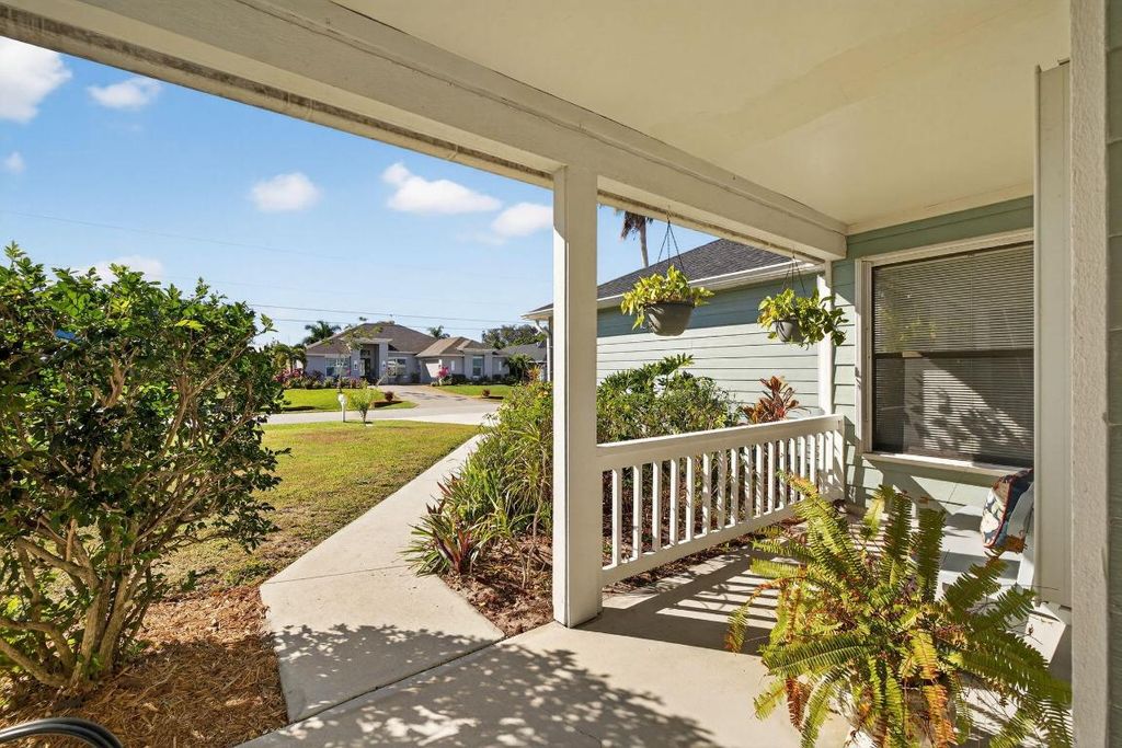 Photo of 615 SE Dean Terrace, Port Saint Lucie, FL 34984 (MLS # R11154099)