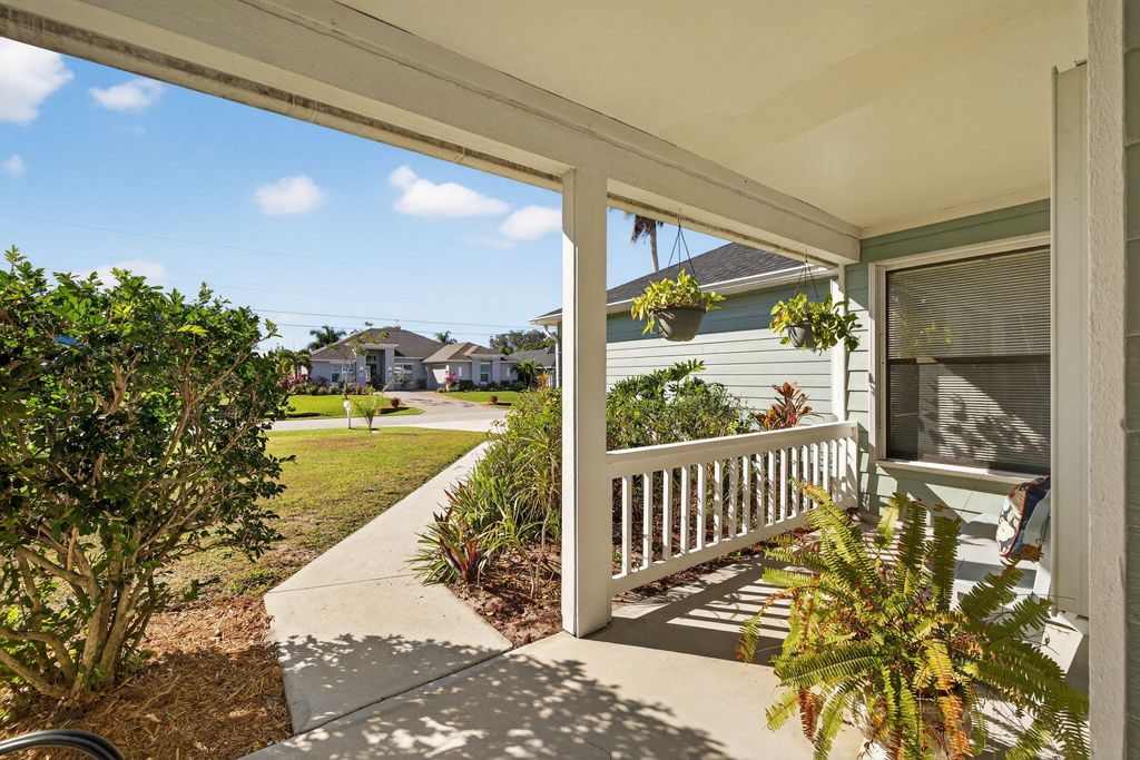 Photo of 615 SE Dean Terrace, Port Saint Lucie, FL 34984 (MLS # R11154099)