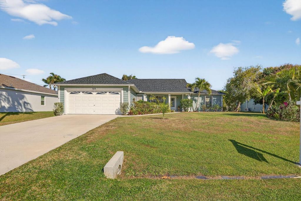 Photo of 615 SE Dean Terrace, Port Saint Lucie, FL 34984 (MLS # R11154099)